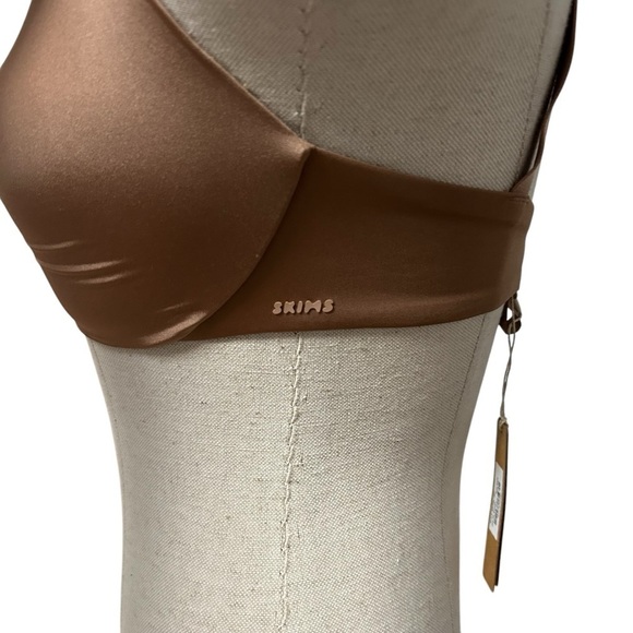 Skims Kim Kardashian Wireless Form Push Up Plunge Bra in Sienna Tan 34DD 32C - Picture 3 of 10